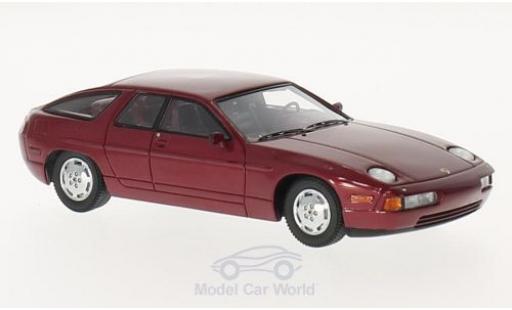 Modelauto Porsche 928 Base Custom Factory metallic rood 1986 4 door Sedan 1/43 Kess