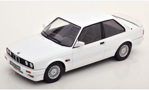 Modelauto Bmw 320 is (E30) wit 1989 1/18 KK Scale