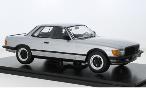Modelauto Mercedes 500 Base SLC 6.0 AMG (C107) grijs 1985 1/18 KK Scale