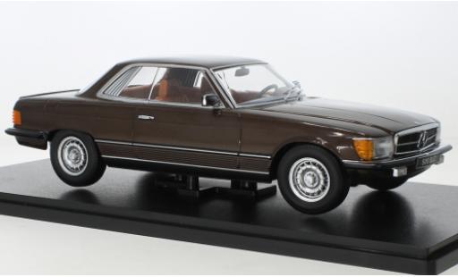 Modelauto Mercedes 500 Base SLC (C107) metallic bruin 1981 1/18 KK Scale