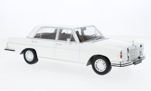 Modelauto Mercedes 300 6.3 SEL (W109) wit 1968 1/18 KK Scale
