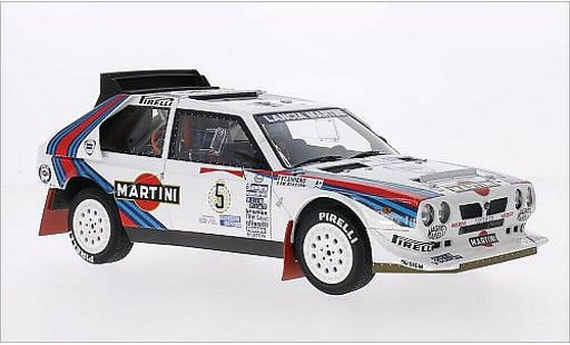 Lancia Delta S4 1/18 Autoart No.5 Martini Rally WM Rally Zilverinien 1986 /T.Siviero modelauto