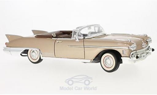 Modelauto Cadillac Eldorado Biarritz metallic beige 1958 1/18 Lucky Die Cast