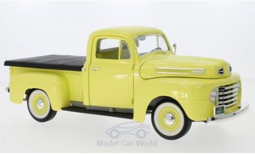 Modelauto Ford F-1 Flatbed Pick Up With Cover geel 1948 1/18 Lucky Die Cast