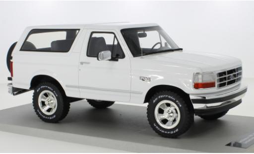 Modelauto Ford Bronco Wagon wit 1992 1/18 Lucky Step Models