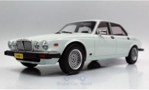 Modelauto Jaguar XJ6 Base 6 wit 1982 1/18 Lucky Step Models