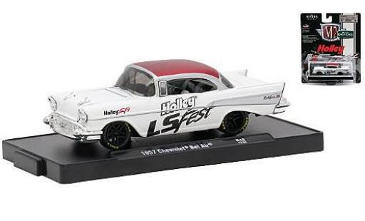 Modelauto Chevrolet Bel Air Coupe wit/rood Holley LS Fest 1957 1/64 M2 Machines