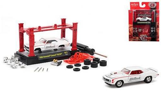 Modelauto Chevrolet Camaro RS /SS wit Edelbrock 1969 Model-Kit Kit y compris les 4 Ersatzr&Atilde;&curren;dern 1/64 M2 Machines