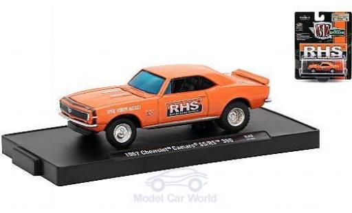 Modelauto Chevrolet Camaro SS /RS 396 metallic oranje Racing Head Service (RHS) 1967 1/64 M2 Machines