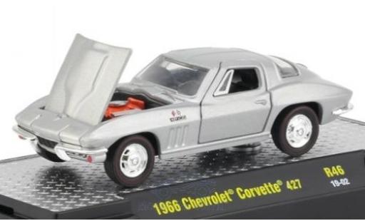Modelauto Chevrolet Corvette Coupe 427 grijs 1966 1/64 M2 Machines