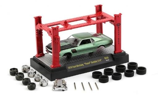 Modelauto Ford Mustang Tuning metallic groen/mat-zwart 1970 Foose Gambler 514 avec Hebeb&Atilde;&frac14;hne et 2 Rads&Atilde;&curren;tzen 1/64 M2 Machines