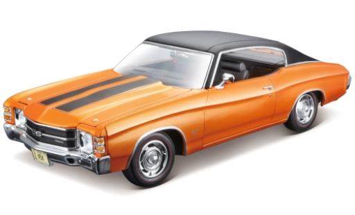 Modelauto Chevrolet Chevelle SS SS454 metallic oranje/zwart 1971 1/18 Maisto