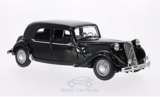Modelauto Citroen Traction 15 CV zwart 1952 1/18 Maisto