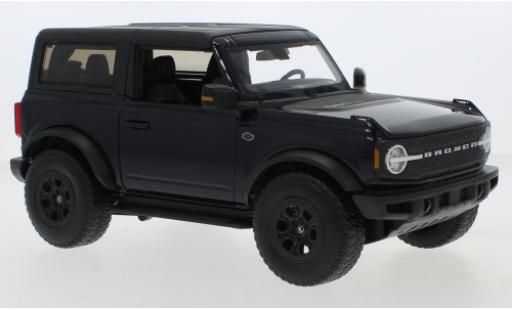 Modelauto Ford Bronco Wildtrak metallic blauw/mat-zwart 2021 1/18 Maisto