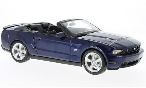 Modelauto Ford Mustang Convertible GT Cabriolet metallic blauw 2010 1/18 Maisto