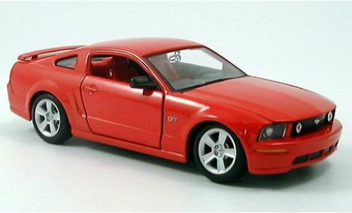 Modelauto Ford Mustang GT Coupe rood 2006 1/24 Maisto