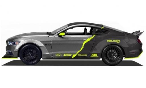 Modelauto Ford Mustang GT metallic grijs/Dekor 2015 1/18 Maisto