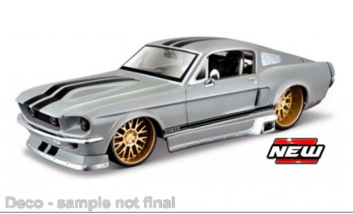 Modelauto Ford Mustang GT grijs/zwart 1967 1/24 Maisto