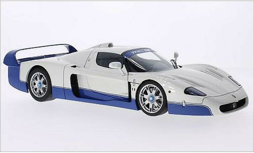 Maserati MC12 Base 1/18 Autoart metallic wit 2004 modelauto
