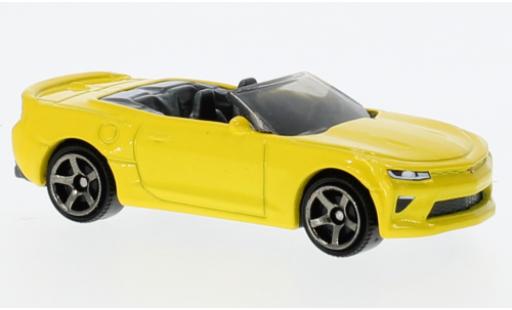 Modelauto Chevrolet Camaro Convertible Cabriolet geel 2016 1/64 Matchbox