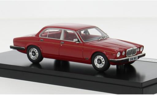 Modelauto Jaguar XJ6 Series III 6 4.2 rood 1979 1/43 Matrix