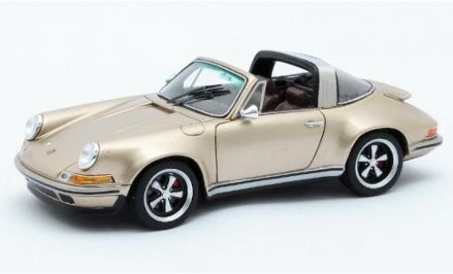Modelauto Porsche 911 Targa Singer Design gold 1/43 Matrix
