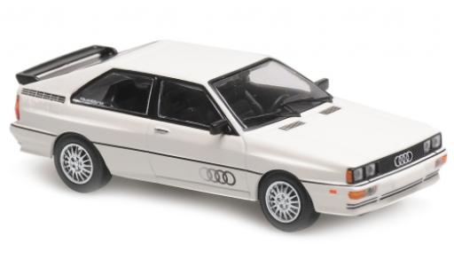 Modelauto Audi Quattro coupe wit/Dekor 1980 1/43 Maxichamps