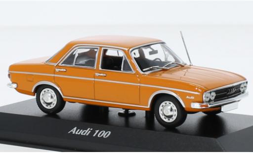 Modelauto Audi 100 berline oranje 1969 1/43 Maxichamps