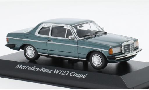 Modelauto Mercedes 230 Coupe CE (C123) metallic turquoise 1976 1/43 Maxichamps