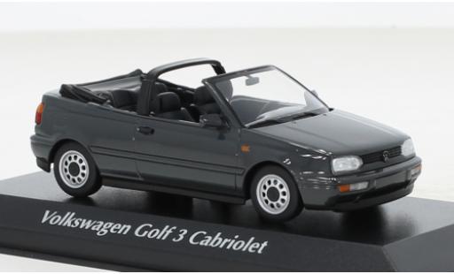 Modelauto Volkswagen Golf Cabriolet III metallic grijs 1997 1/43 Maxichamps