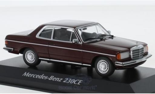 Modelauto Mercedes 230 Coupe CE (W123) rood 1976 1/43 Maxichamps