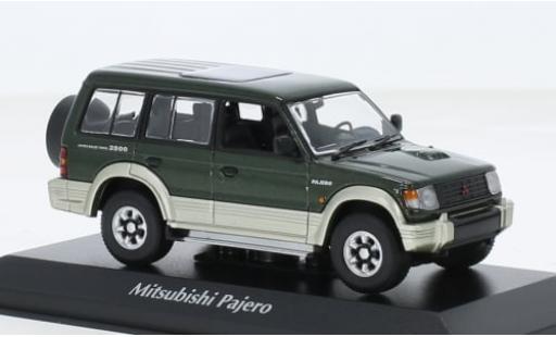 Modelauto Mitsubishi Pajero LWB metallic groen 1991 1/43 Maxichamps