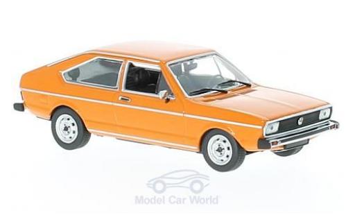 Modelauto Volkswagen Passat B1 oranje 1975 1/43 Maxichamps