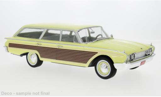 Modelauto Ford LTD Country Squire geel 1960 1/18 MCG
