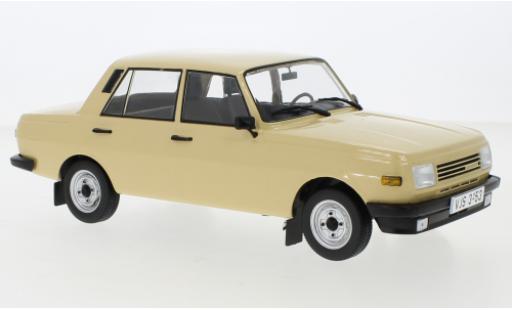 Modelauto Wartburg 353 Base beige 1985 1/18 MCG