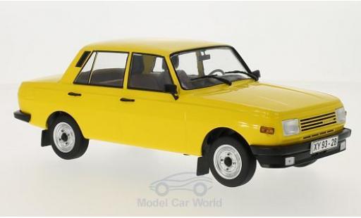 Modelauto Wartburg 353 Base geel 1985 T&Atilde;&frac14;ren en Hauben gesloten 1/18 MCG