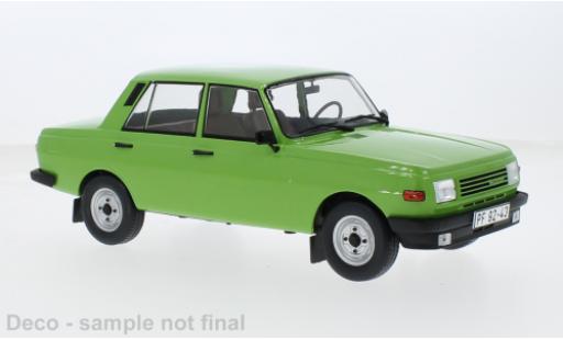Modelauto Wartburg 353 Base groen 1985 1/18 MCG