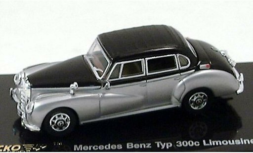 Mercedes 300 Base 1/87 Ricko Sedan grijs/zwart 1955 modelauto