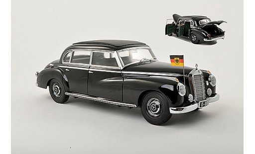 Mercedes 300 Base 1/18 Norev (W186) Staatslimousine Adenauer zwart modelauto