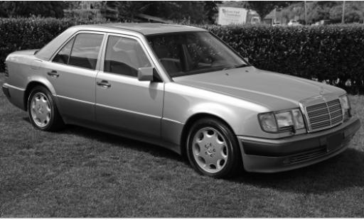 Modelauto Mercedes 500 Base E (W124) grijs/grijs 1991 1/18 I Norev
