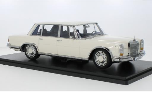 Modelauto Mercedes 600 Base (W100) wit 1/18 KK Scale