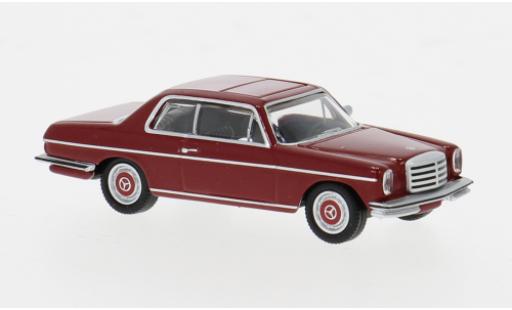 Modelauto Mercedes /8 Base (W114) rood 1/87 Schuco