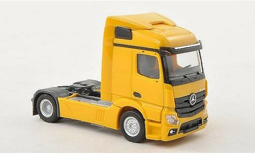 Mercedes Actros Streamspace 1/87 Herpa 11 geel Zugmaschine modelauto