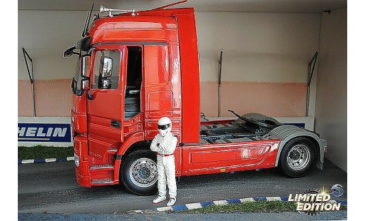 Mercedes Actros Base 1/18 Eligor rood modelauto