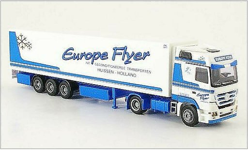 Mercedes Actros Base 1/87 AWM MP3 Europe Flyer Kuhl-K-SZ modelauto