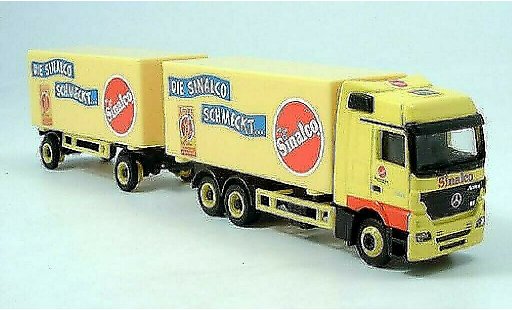 Mercedes Actros Base 1/87 Schuco V8 Sinalco modelauto