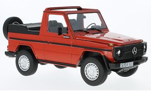 Modelauto Mercedes Classe G Base W460 rood Cult Scale Mo 1/18 Cult Scale Models