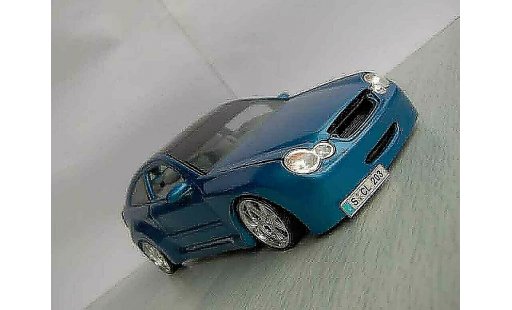 Mercedes Classe C Base 1/18 Maisto compact kompressor modelauto