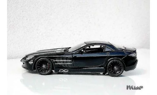 Mercedes SLR Base 1/18 Maisto mac laren black modelauto