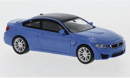 Modelauto Bmw M4 coupe (F82) metallic blauw/carbon RHD 1/64 Mini GT